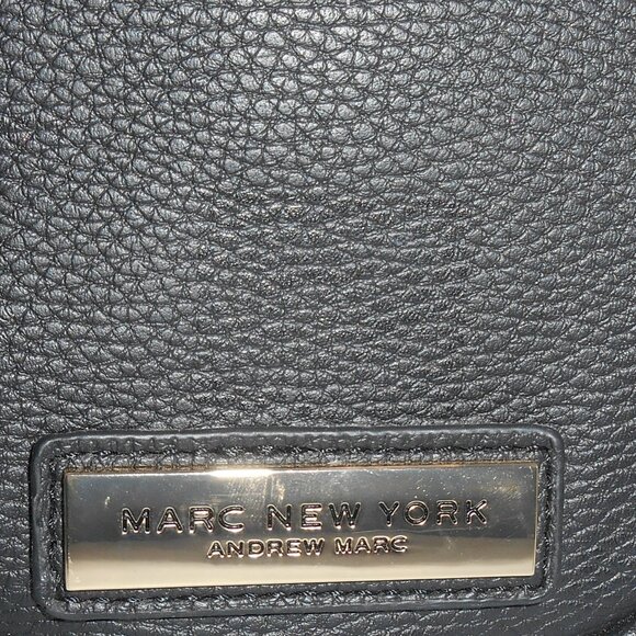 MARC NEW YORK ROUND CROSSBODY/SHOULDER BAG BLK & GOLD TONE HARDWARE FAUX LEATHER - Picture 16 of 16